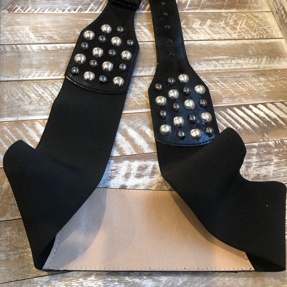 White House /Black Market .... belt - Picture 10 of 10